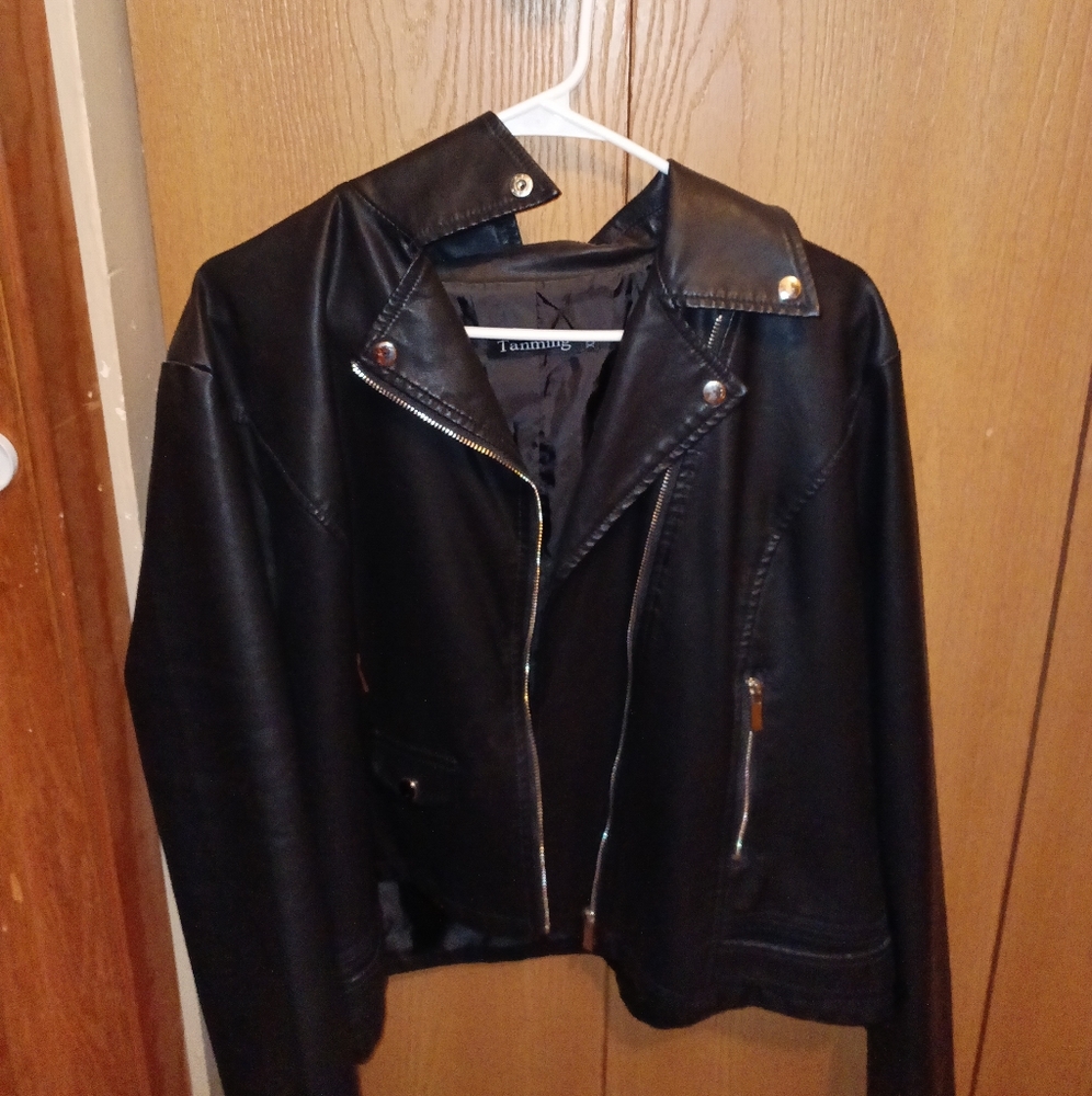 Tanming brand leather style jacket. Black. XXL.